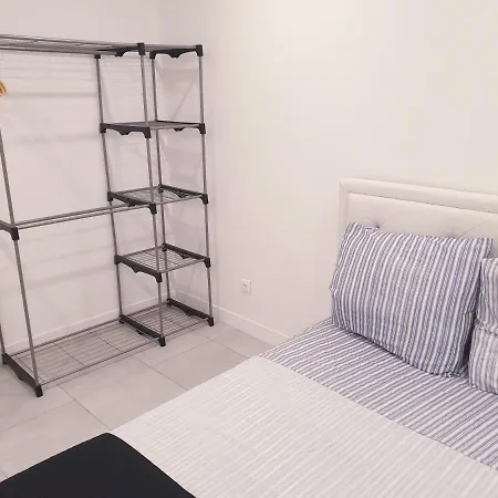 Renove 2023 Proche Aeroport 5min, Gare Sncf 2 Min, Tramway Au Pied De L'immeuble , Parking Possible, Renovated 2023 Near The Airport 5 Min, Train Station 2 Min, Tram Next To The Building 1 Min, Parking Possible Apartment