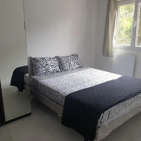 Renove 2023 Proche Aeroport 5min, Gare Sncf 2 Min, Tramway Au Pied De L'immeuble , Parking Possible, Renovated 2023 Near The Airport 5 Min, Train Station 2 Min, Tram Next To The Building 1 Min, Parking Possible Nice